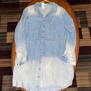 Long sleeve chambray dress.